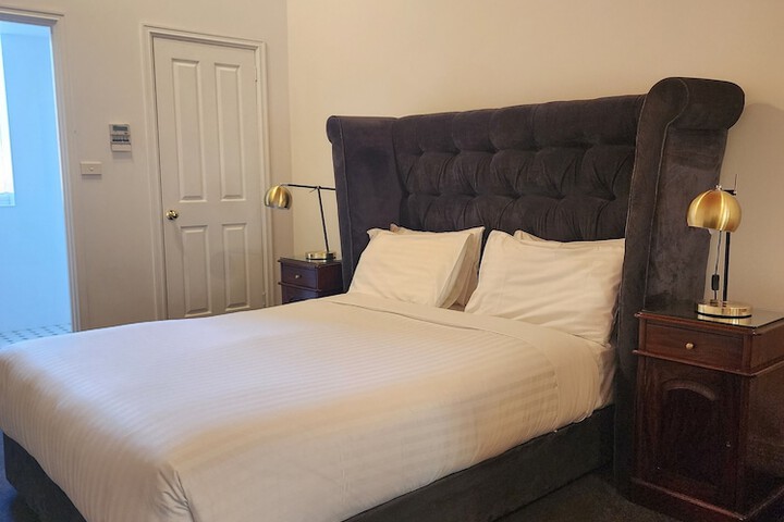 Room 18 of 89