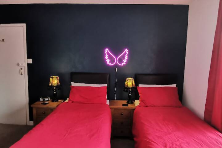 Room 18 of 28