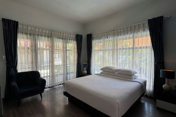Room 4 of 84