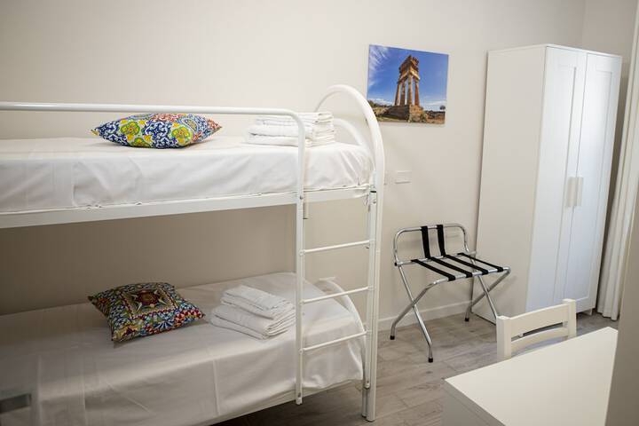 Room 7 of 49