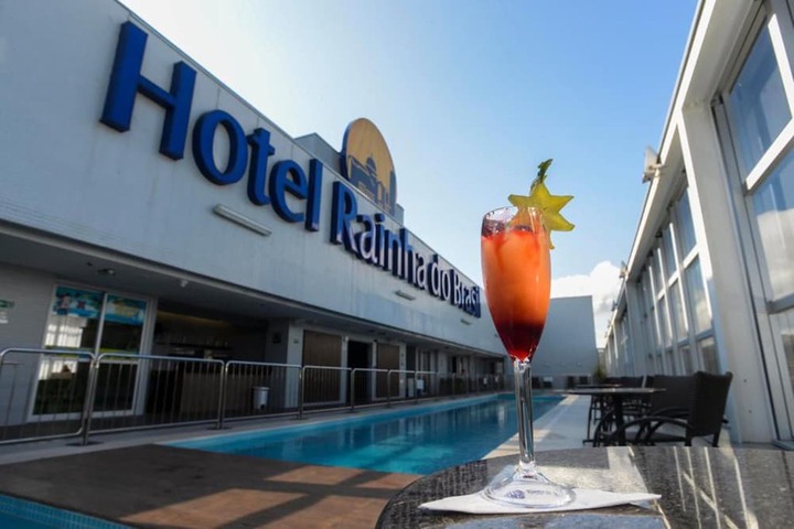 Hotel with Pool