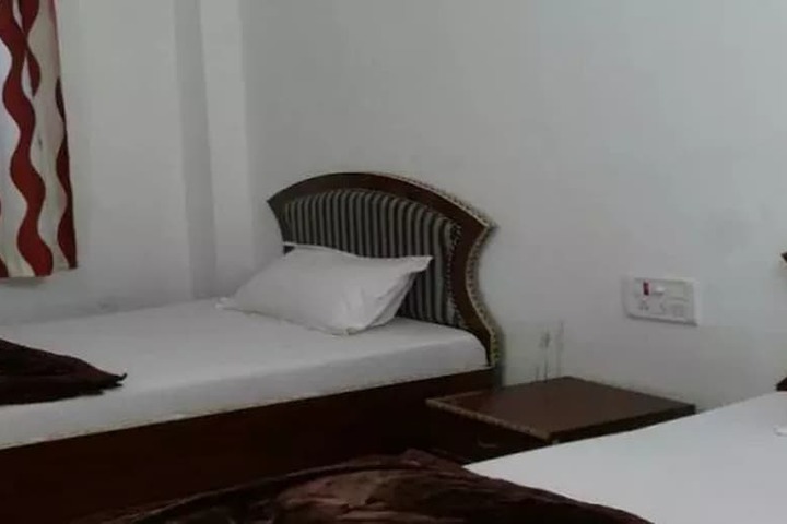 Room 14 of 18