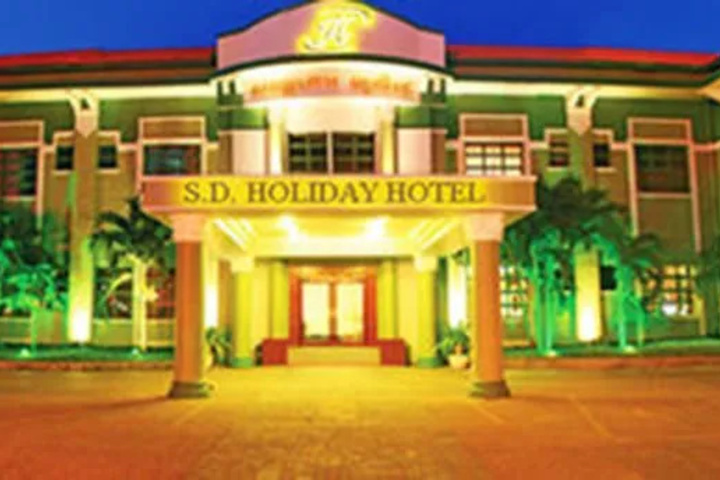 Holiday Hotel