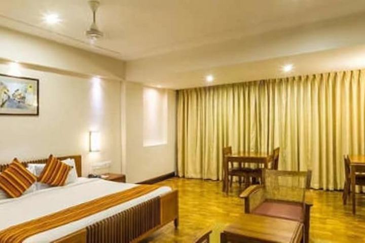 Room 6 of 33