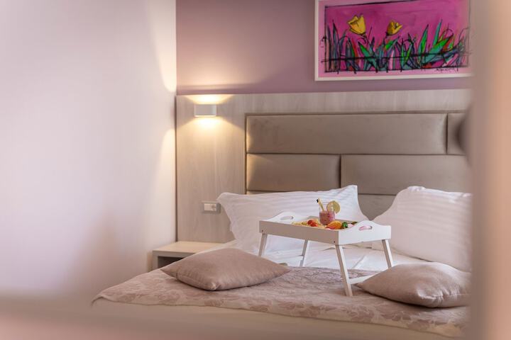 Room 48 of 196