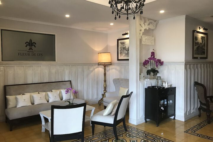 Guest Lobby