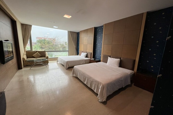 Room 42 of 79