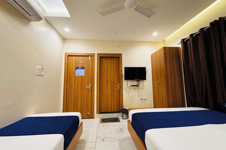 Room 15 of 38