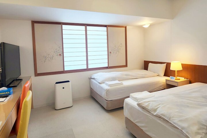 Room 11 of 30