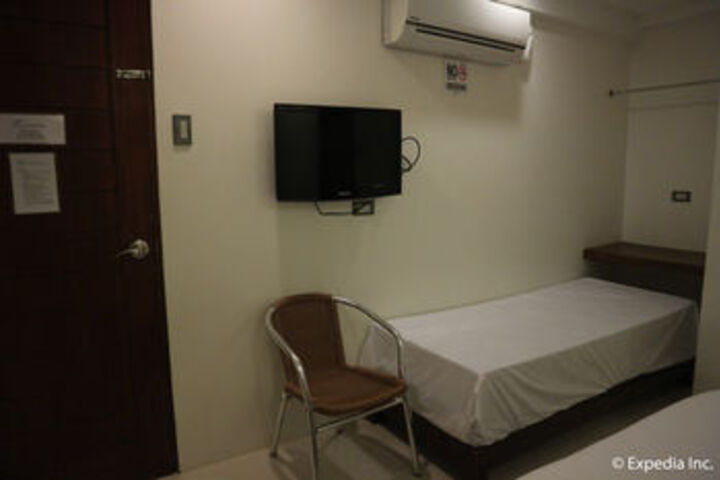 Room 22 of 38