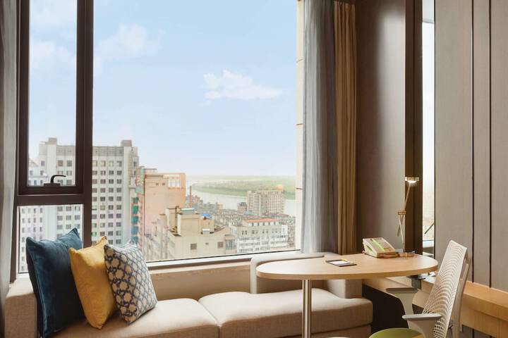 Room 7 of 44