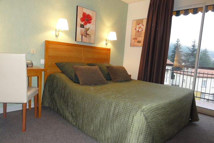 Room 10 of 70