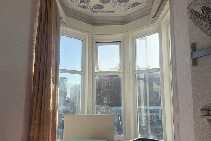 Room 8 of 43