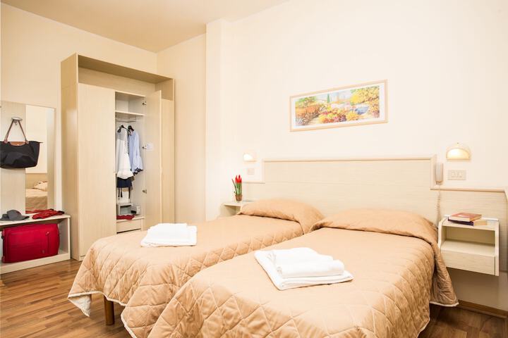 Room 7 of 29
