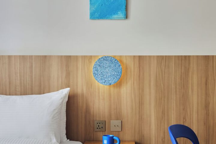 Room 35 of 95