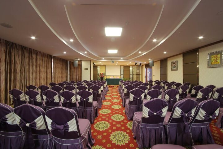 Hotel Suite Photo