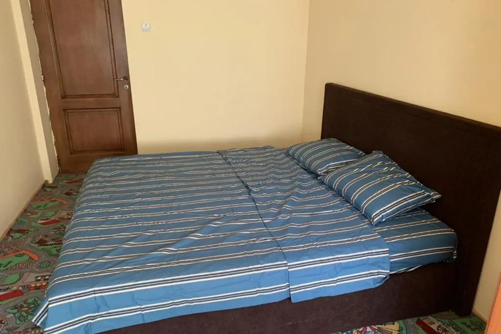 Room 2 of 9