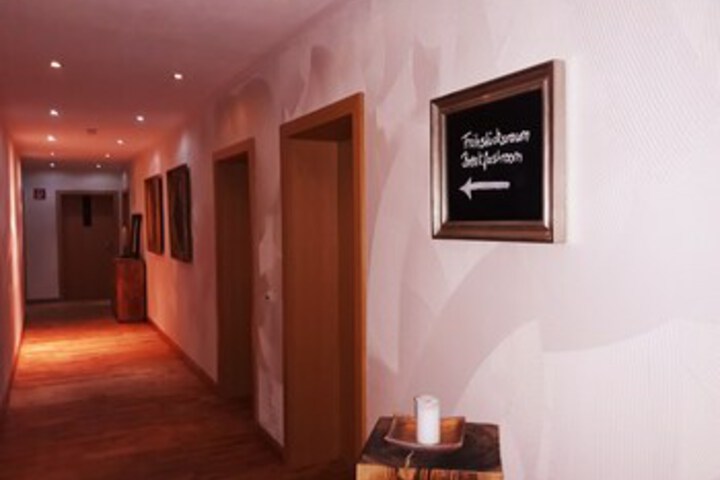 Ballroom/Hall 31 of 41