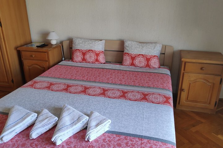 Room 6 of 35