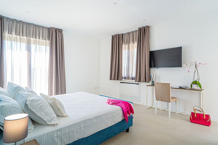 Room 8 of 31