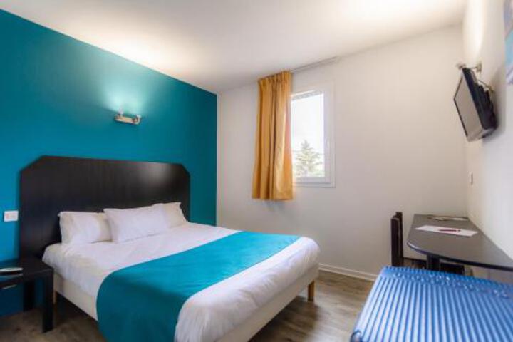 Room 1 of 2