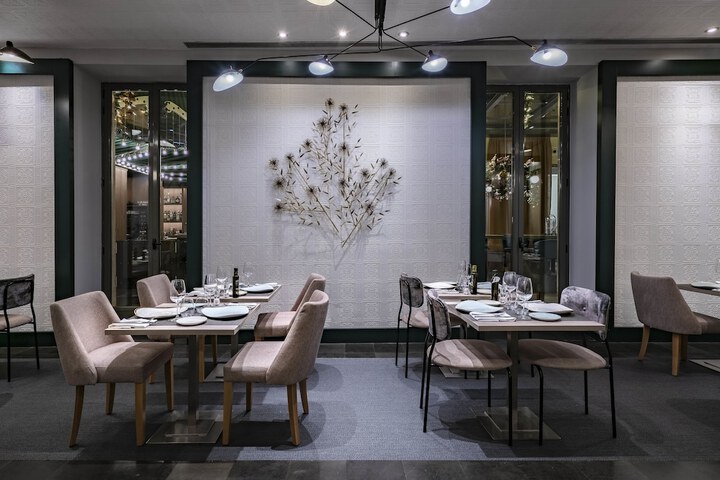Dining 50 of 71