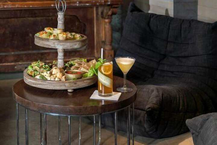 Lounge 47 of 64