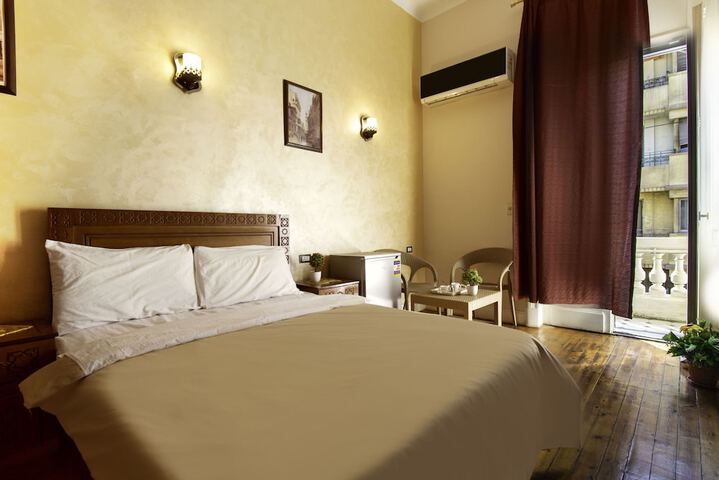 Room 20 of 33