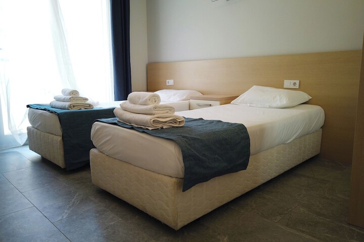 Room 8 of 31