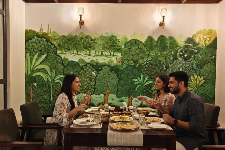 Dining 46 of 57