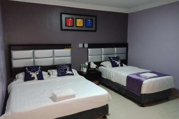 Room 13 of 30