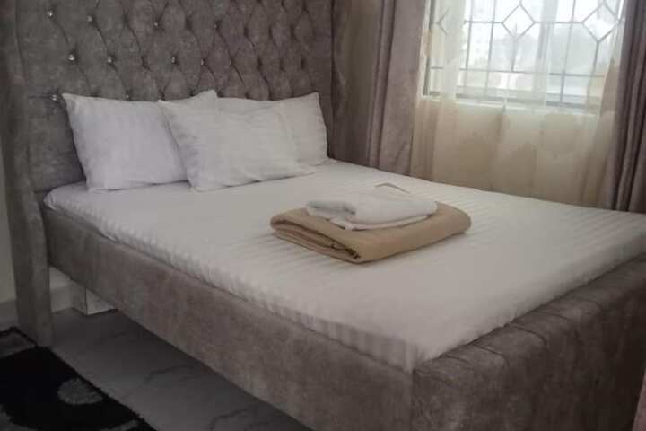 Room 8 of 43