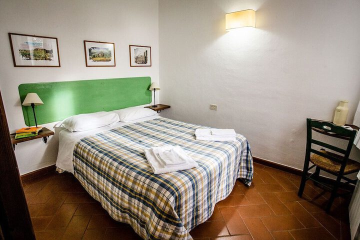Room 30 of 143