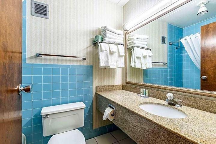Room 42 of 48