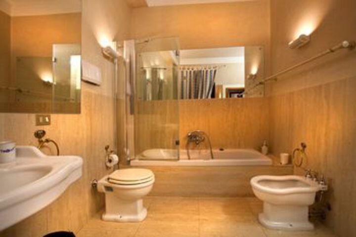 Room 2 of 31