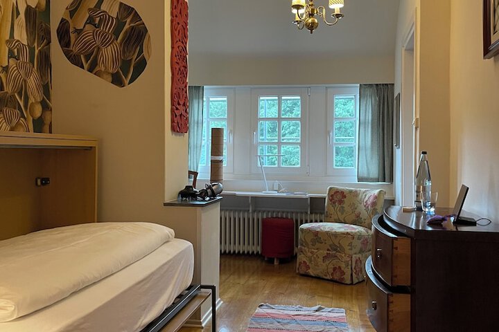 Room 11 of 46