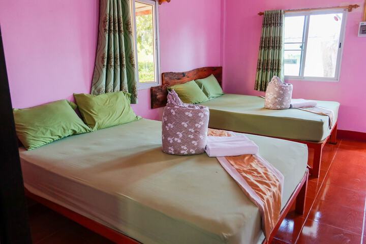 Room 7 of 9