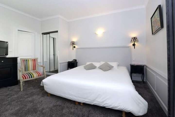 Room 12 of 42