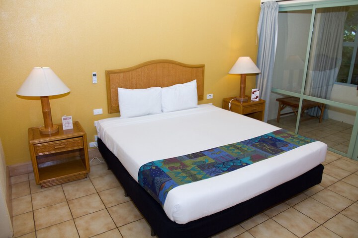 Room 2 of 19