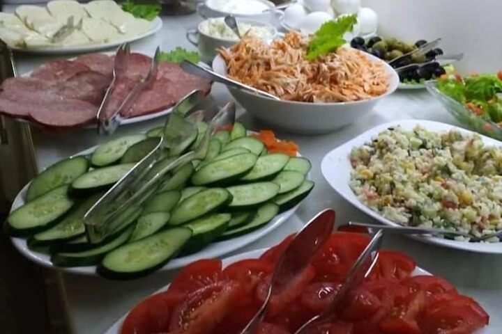 Dining 70 of 86