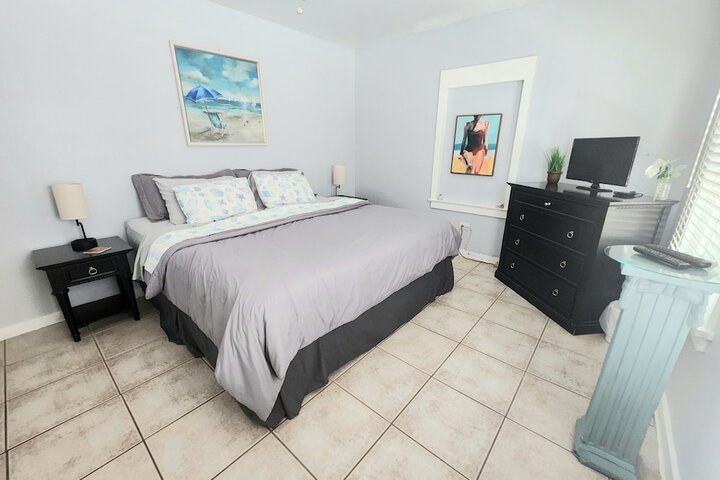 Room 11 of 80