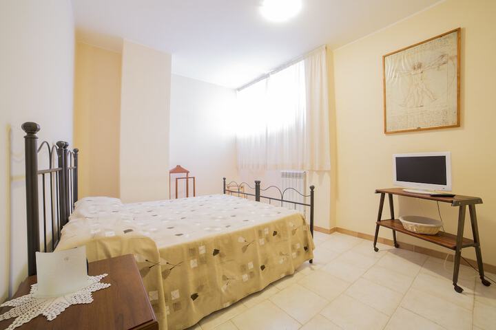 Room 14 of 36