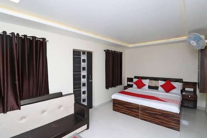 Room 7 of 10