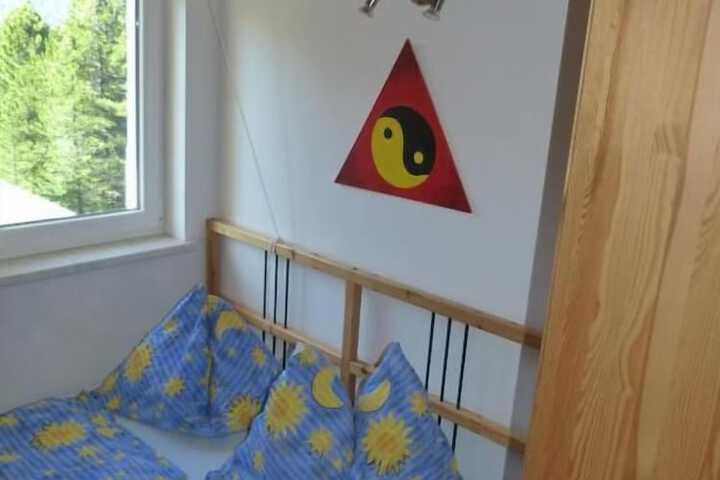 Room 10 of 63