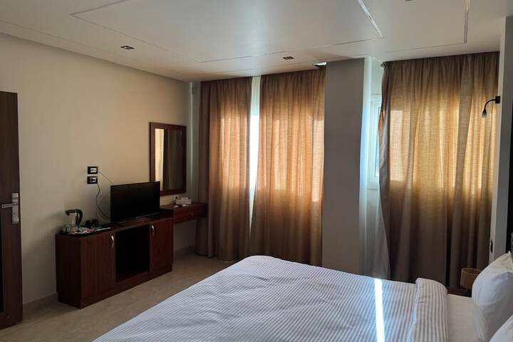 Room 13 of 110