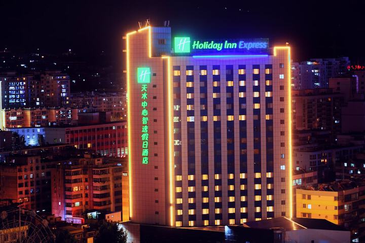 Hotel 52 of 54