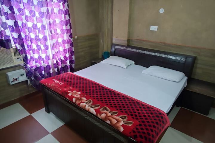 Room 28 of 69