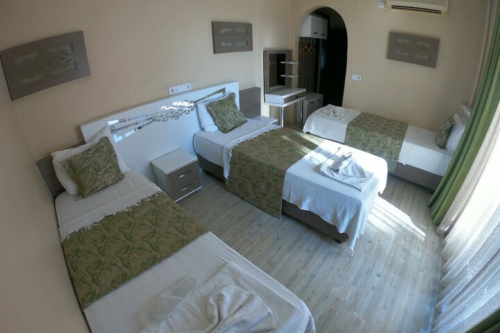 Room 5 of 32