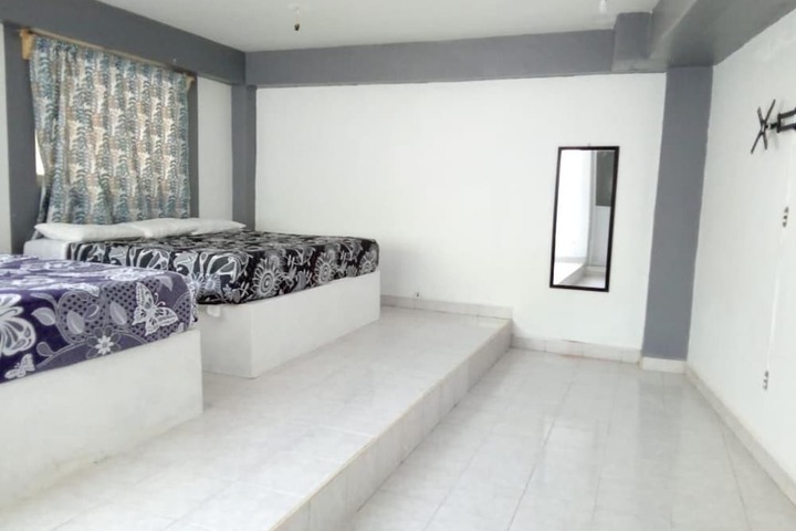 Room 9 of 25