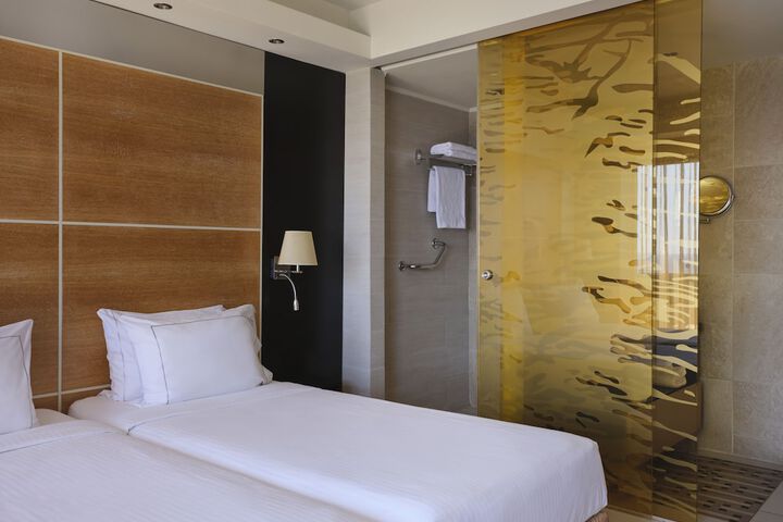 Room 31 of 87